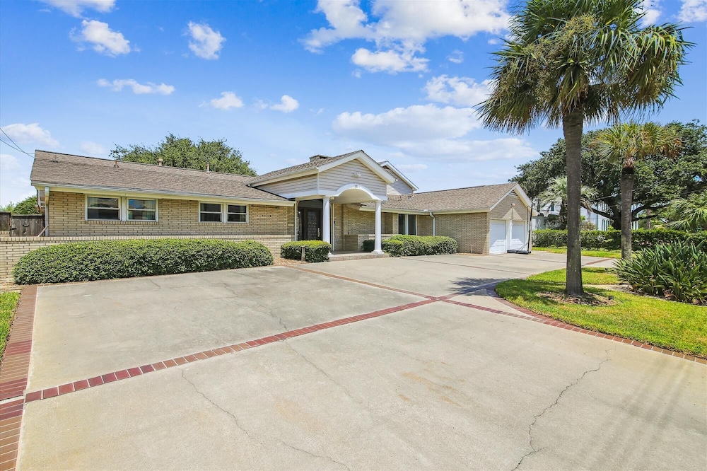 Amazing Bay by Ryson Vacation Rentals