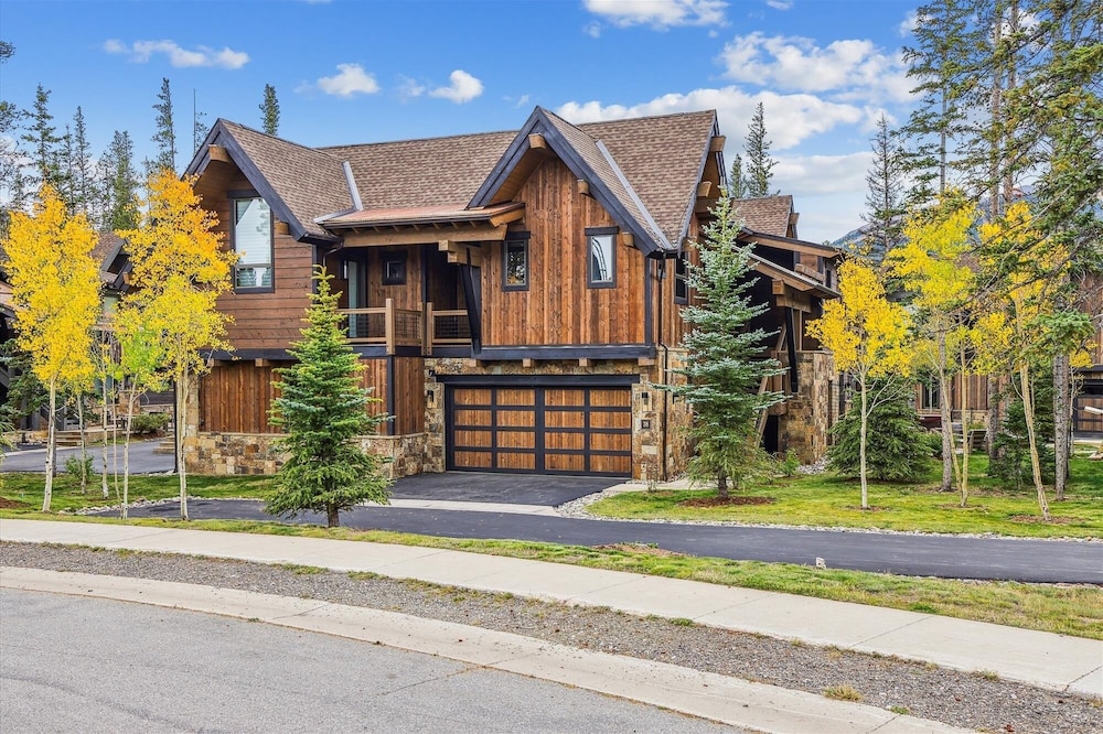 Highwoods At Shock Hill 4 Bedroom Townhouse by RedAwning