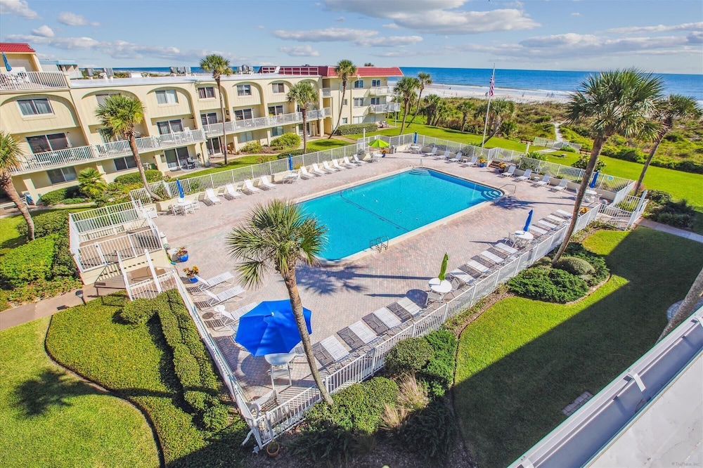 Beachfront Epic Ocean Views Sleeps 6 New Rental
