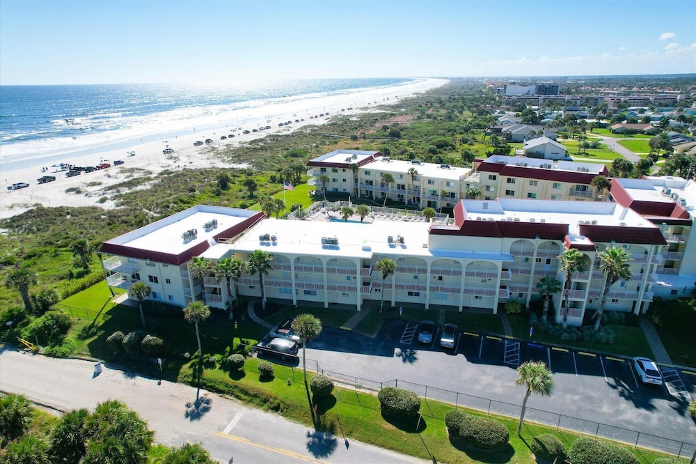 Beachfront Epic Ocean Views Sleeps 6 New Rental