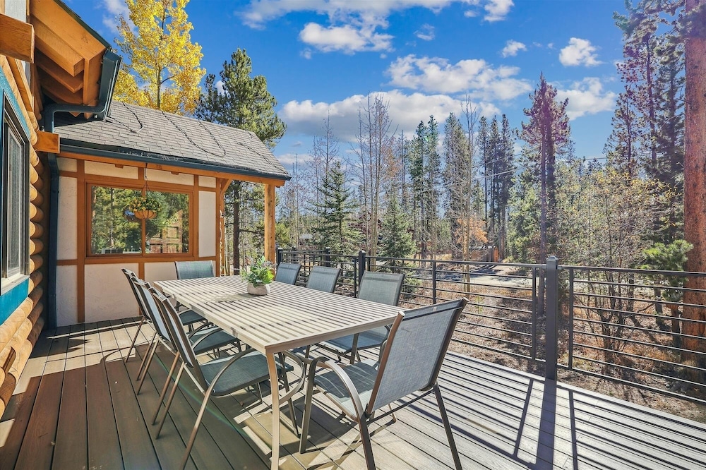 American Way Chalet 5 Bedroom Home