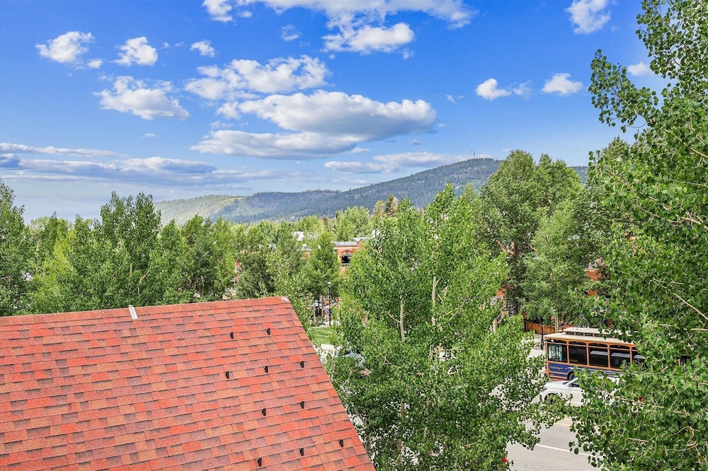 Main Street Station 3305 3 Bedroom Condo