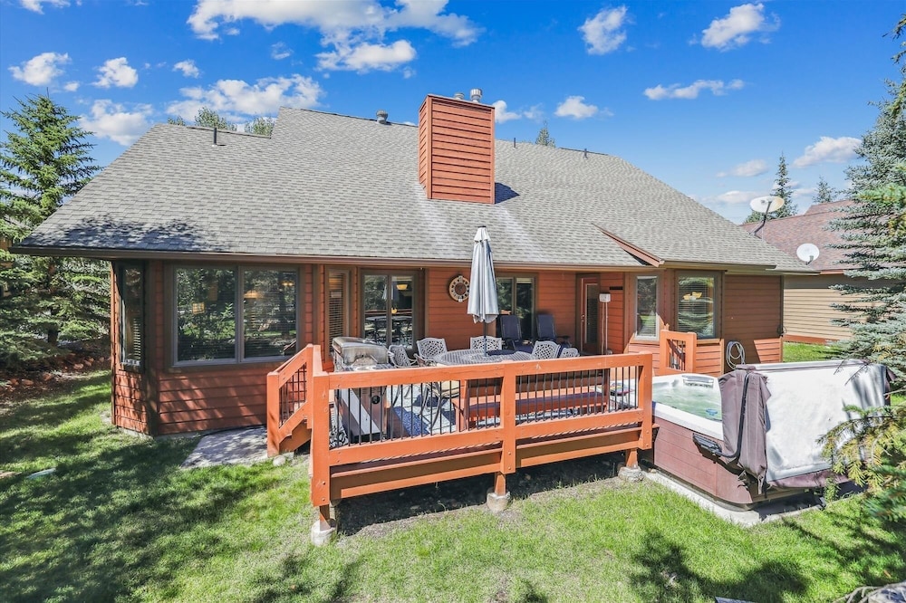 Legend Lake Lookout 4 Bedroom Home