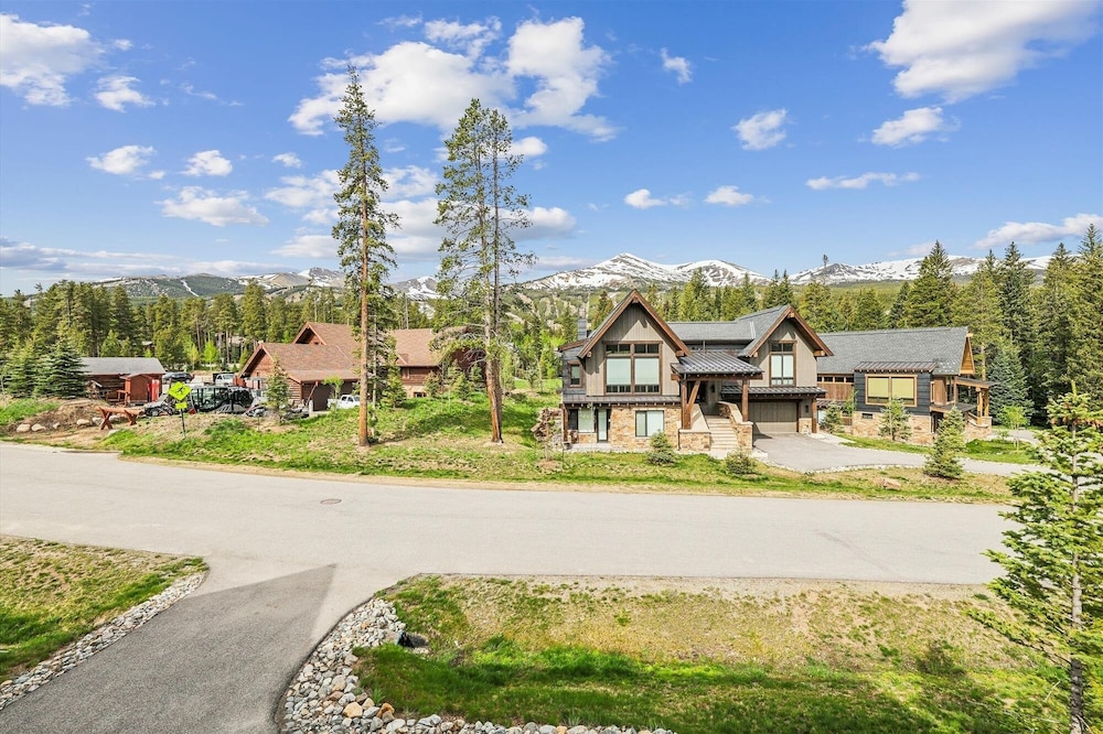 Chateau Breck 4 Bedroom Townhouse
