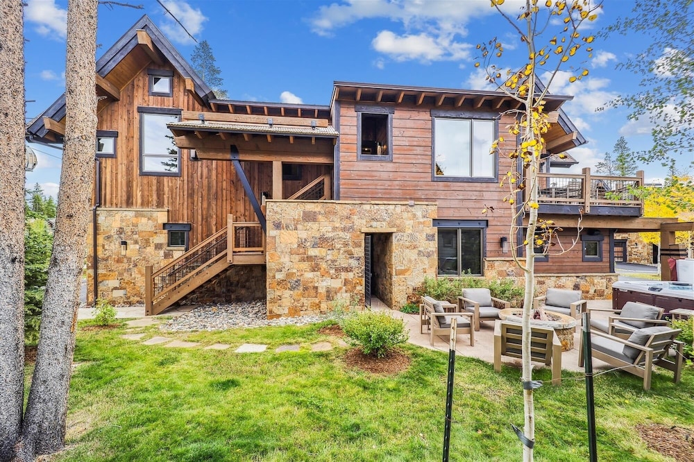 Highwoods At Shock Hill 4 Bedroom Townhouse by RedAwning