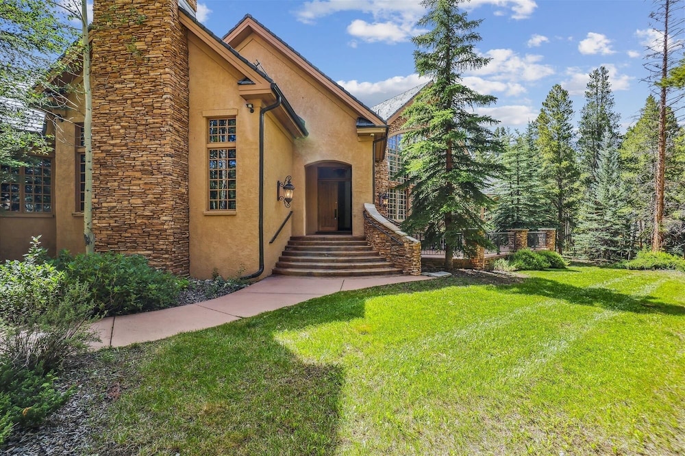 Gold King Retreat 6 Bedroom Home by RedAwning