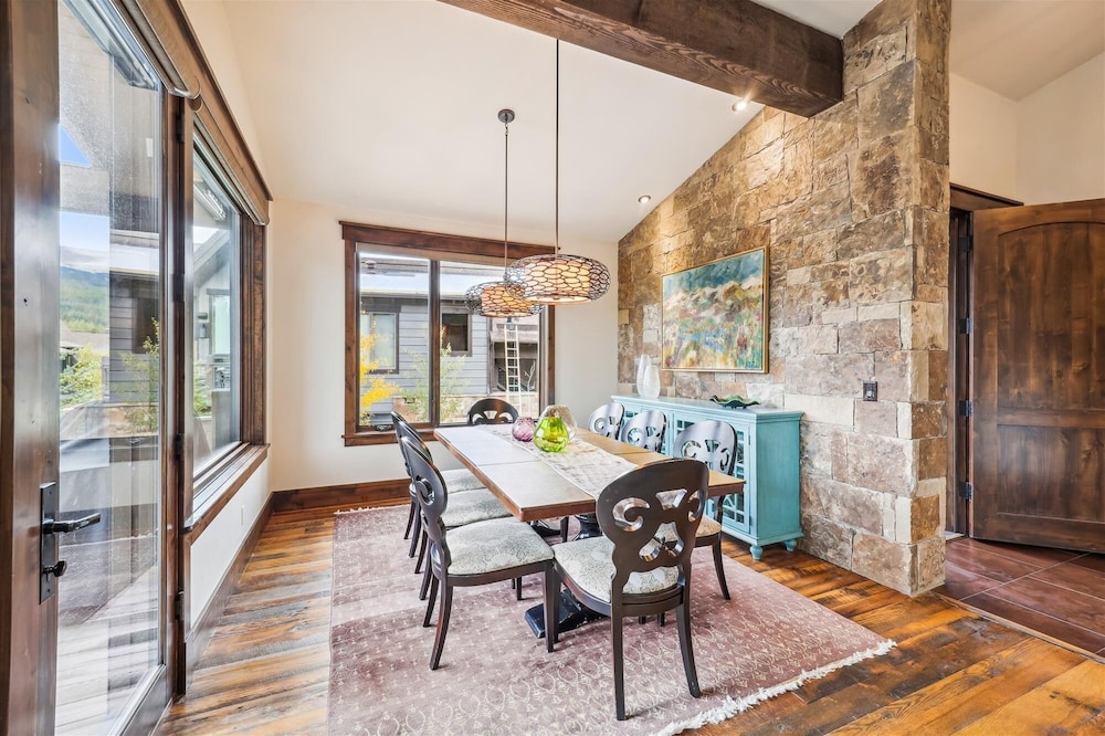Highwoods At Shock Hill 4 Bedroom Townhouse by RedAwning
