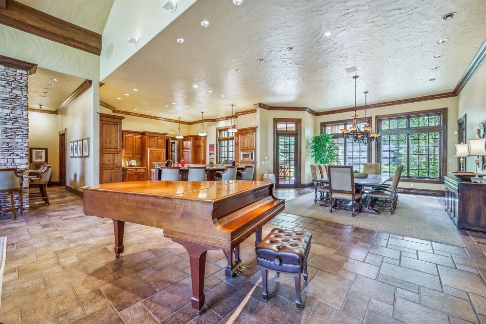Gold King Retreat 6 Bedroom Home by RedAwning