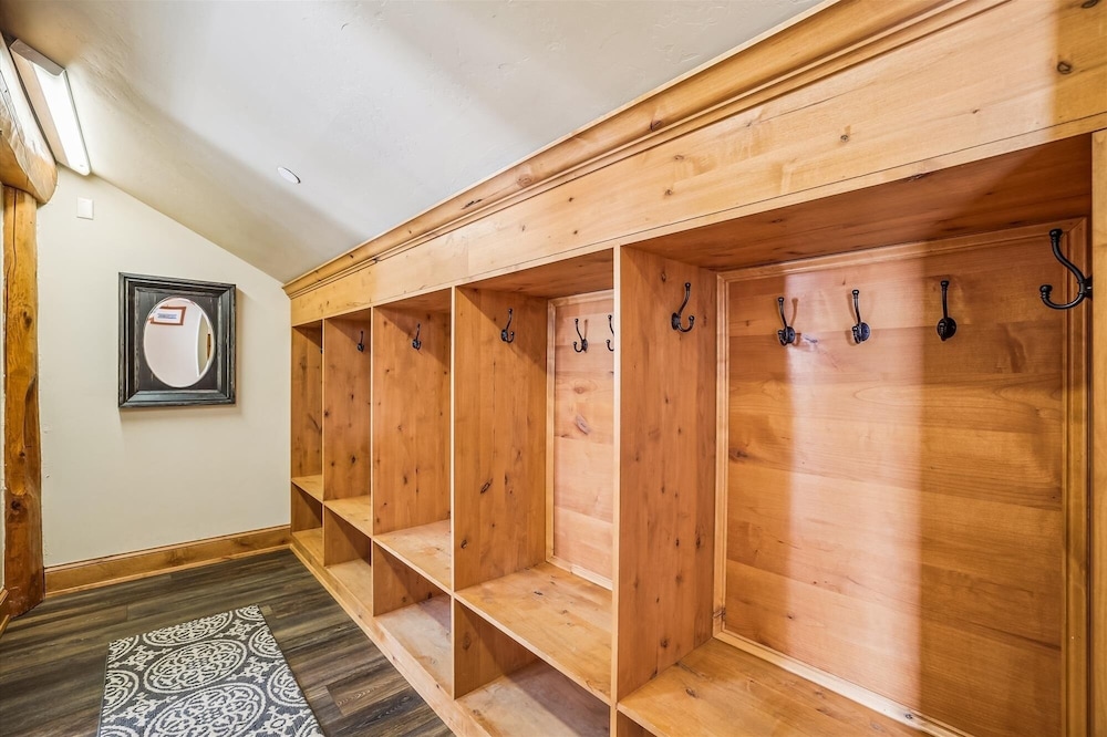 Clowsgill Holme 5 Bedroom Home by RedAwning