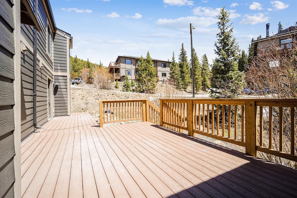 Tenmile Viewhouse 2 Bedroom Townhouse by RedAwning view 2