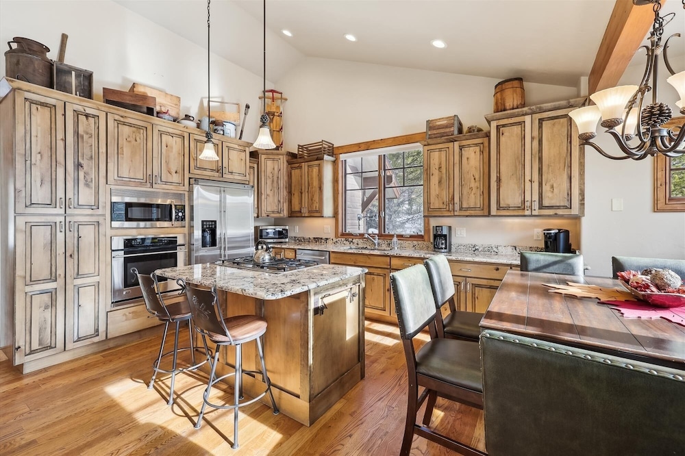 The Beaver Lodge At Breckenridge 4 Bedroom Home