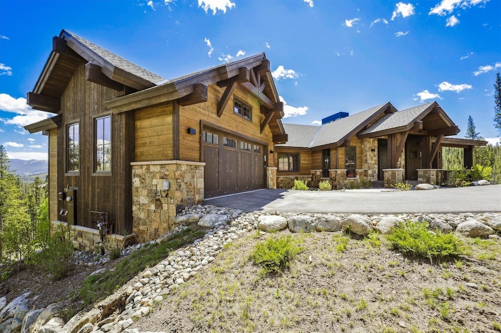 Barton Creek Vista 6 Bedroom Home
