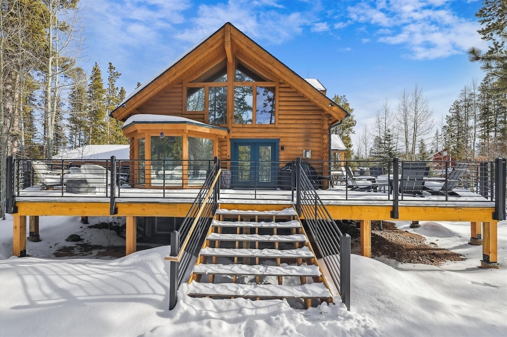 American Way Chalet 5 Bedroom Home