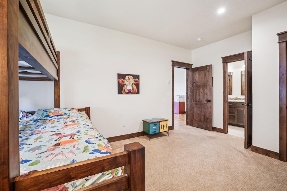 Breck Mountain Getaway 4 Bedroom Home
