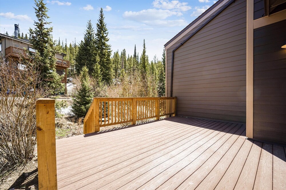Tenmile Viewhouse 2 Bedroom Townhouse by RedAwning view 3
