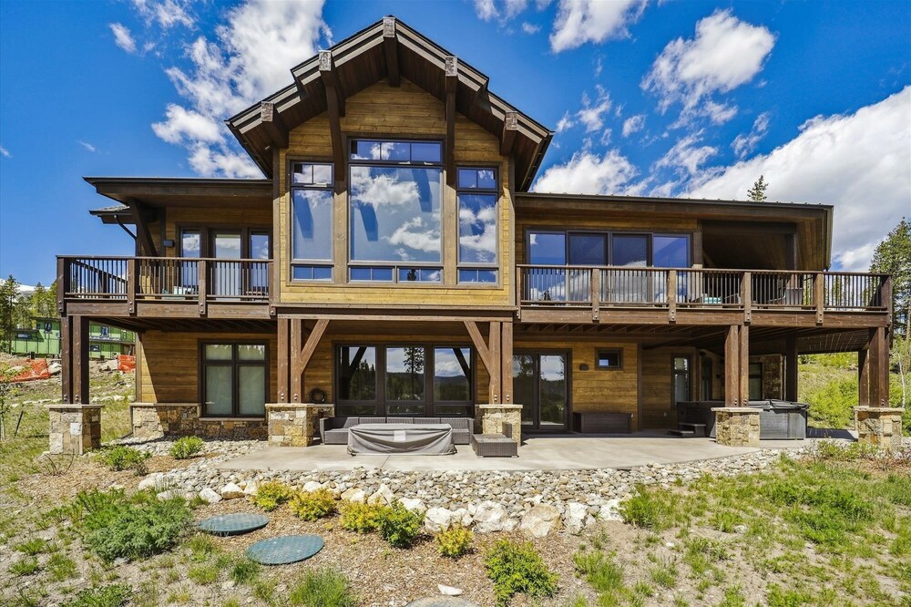 Barton Creek Vista 6 Bedroom Home