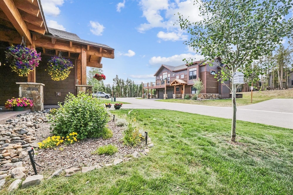 Breck Mountain Getaway 4 Bedroom Home