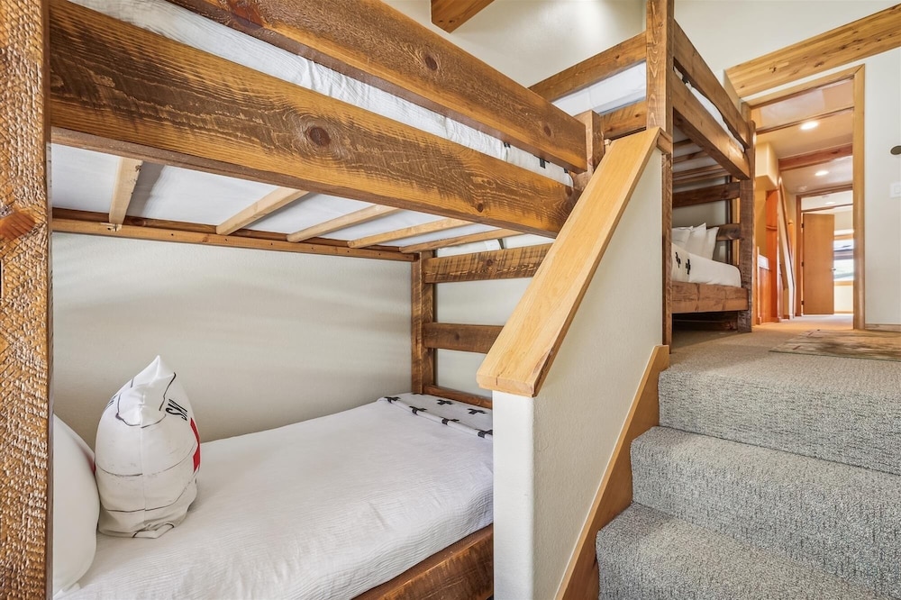 Cedars 24 3 Bedroom Duplex