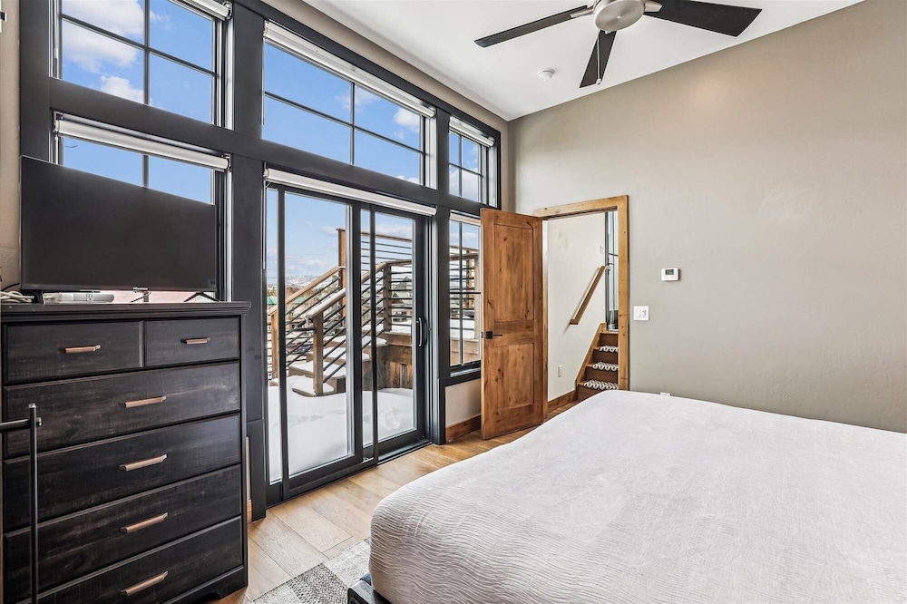Decked Out Downtown 3 Bedroom Townhouse