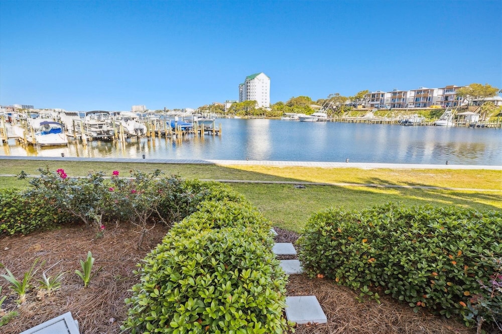 Dolphin Point 105b 2 Bedroom Condo by RedAwning