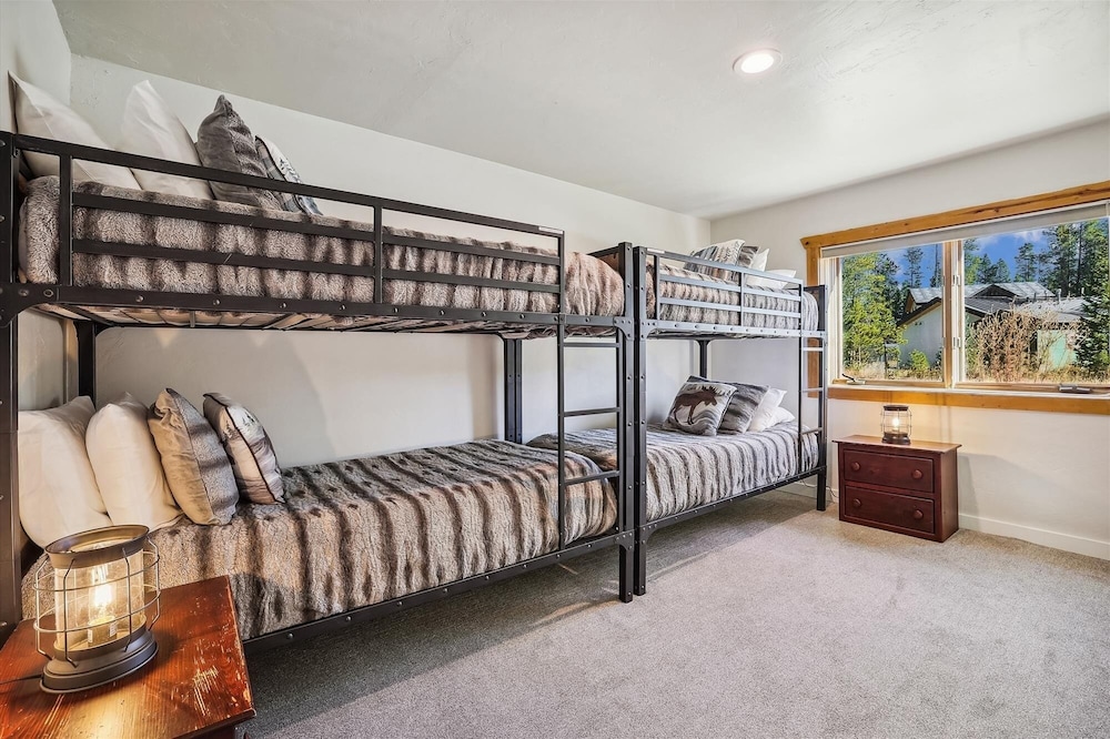 American Way Chalet 5 Bedroom Home