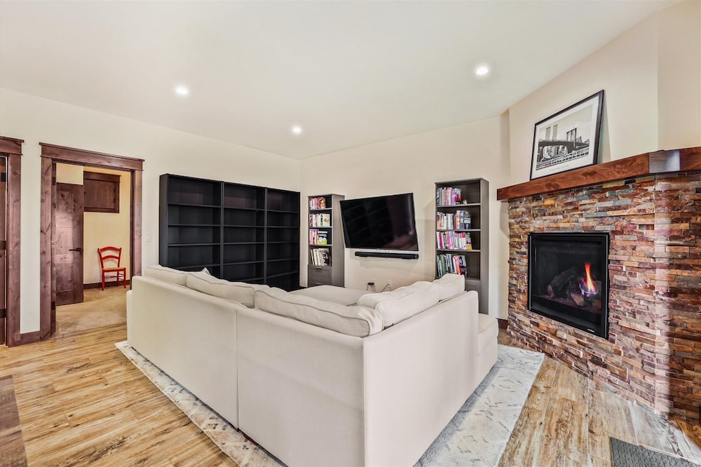 Breck Mountain Getaway 4 Bedroom Home