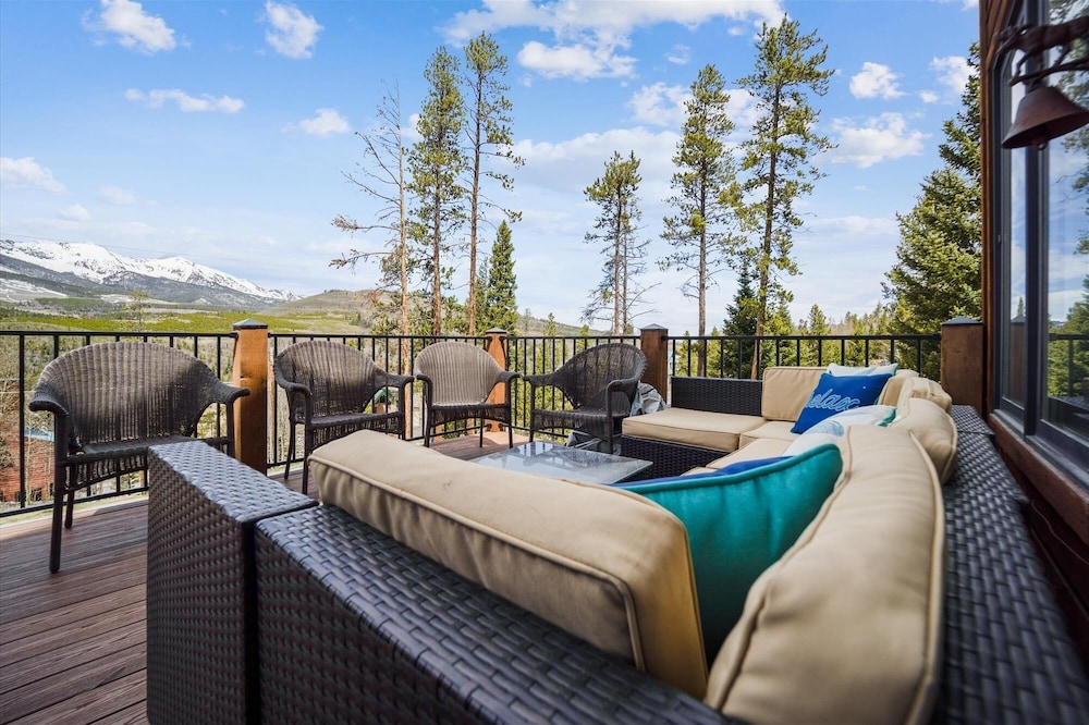Powder Moose Villa