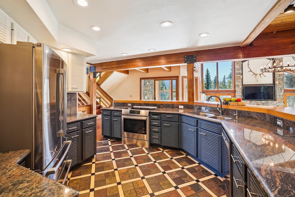 Summit Solitude Estate 3 Bedroom Home