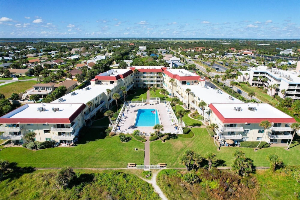 Beachfront Epic Ocean Views Sleeps 6 New Rental
