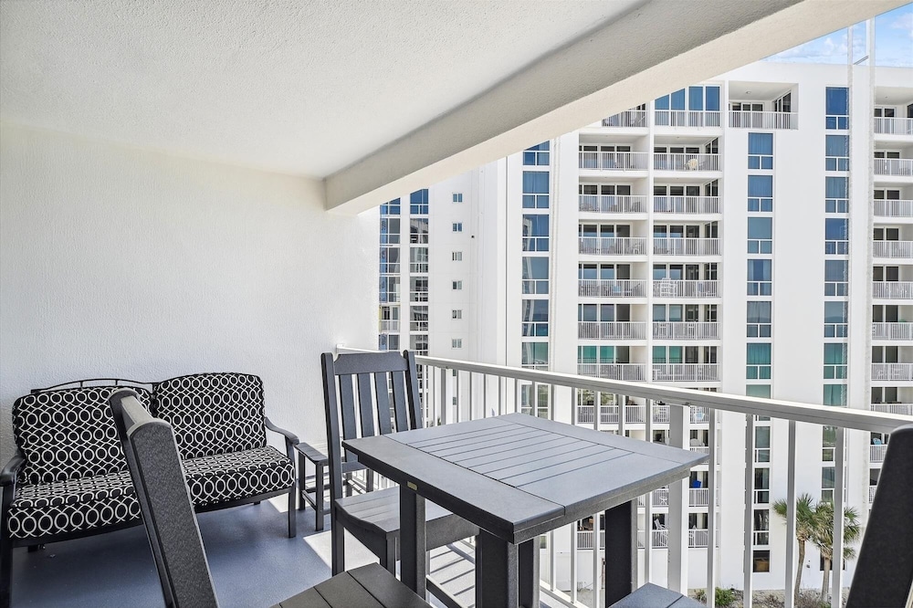 Shoreline Towers 2073 2 Bedroom Condo by RedAwning