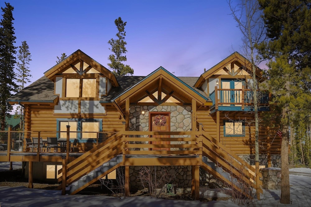 American Way Chalet 5 Bedroom Home