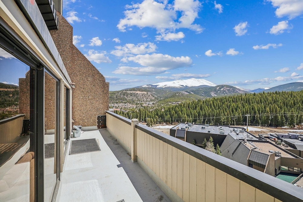 Beaver Run Black Diamond Penthouse by RedAwning