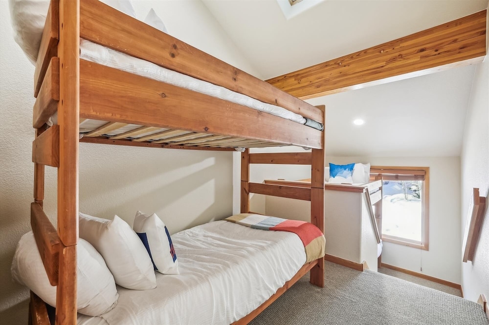Cedars 24 3 Bedroom Duplex