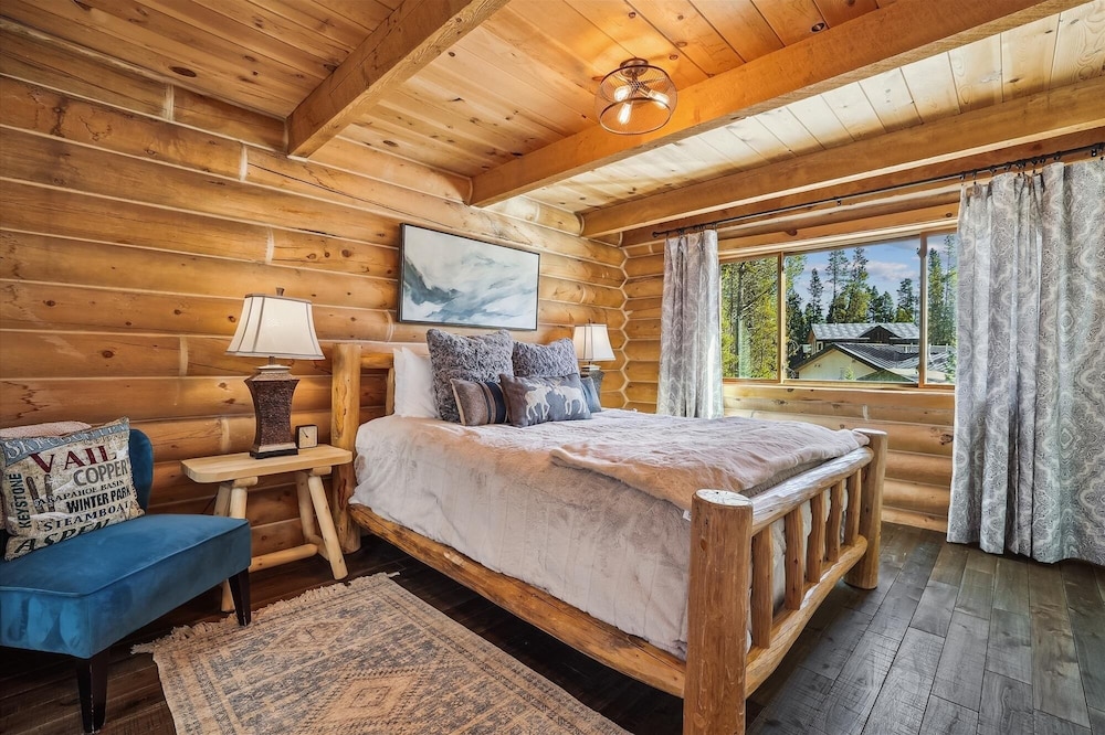 American Way Chalet 5 Bedroom Home