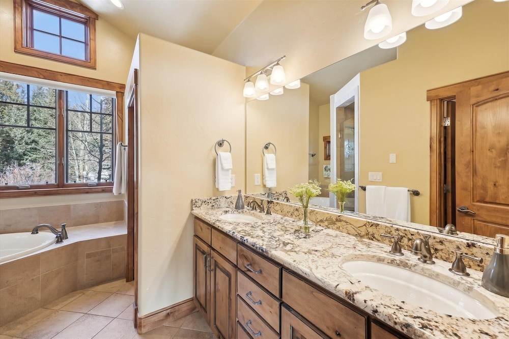 The Beaver Lodge At Breckenridge 4 Bedroom Home