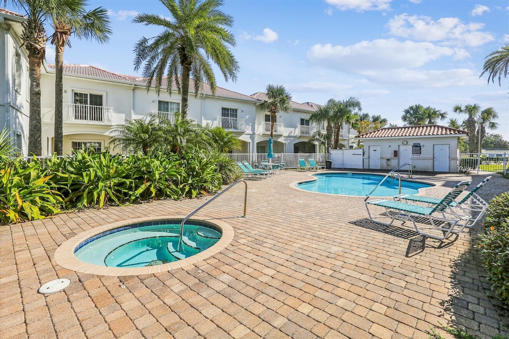 Beachside Bliss: 3BR Coastal Condo w/ Pools & Patio in St. Augustine