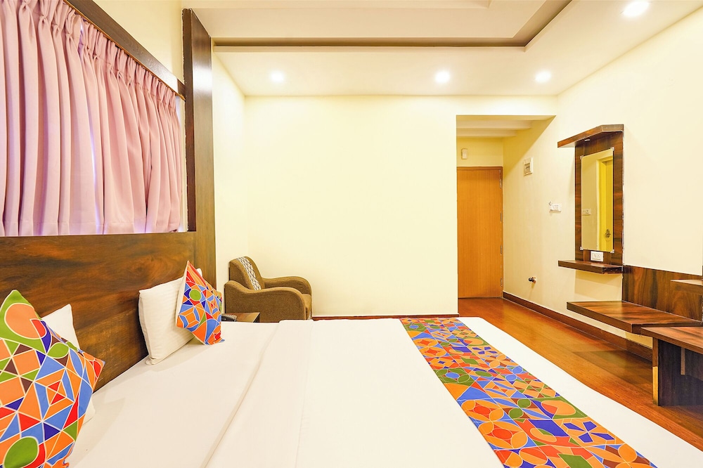 FabHotel Royal Wood Premier - Near Karnataka Golf Association, Domlur