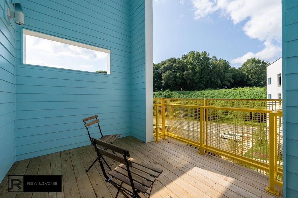 Magnificent Skylark Townhome x RBA