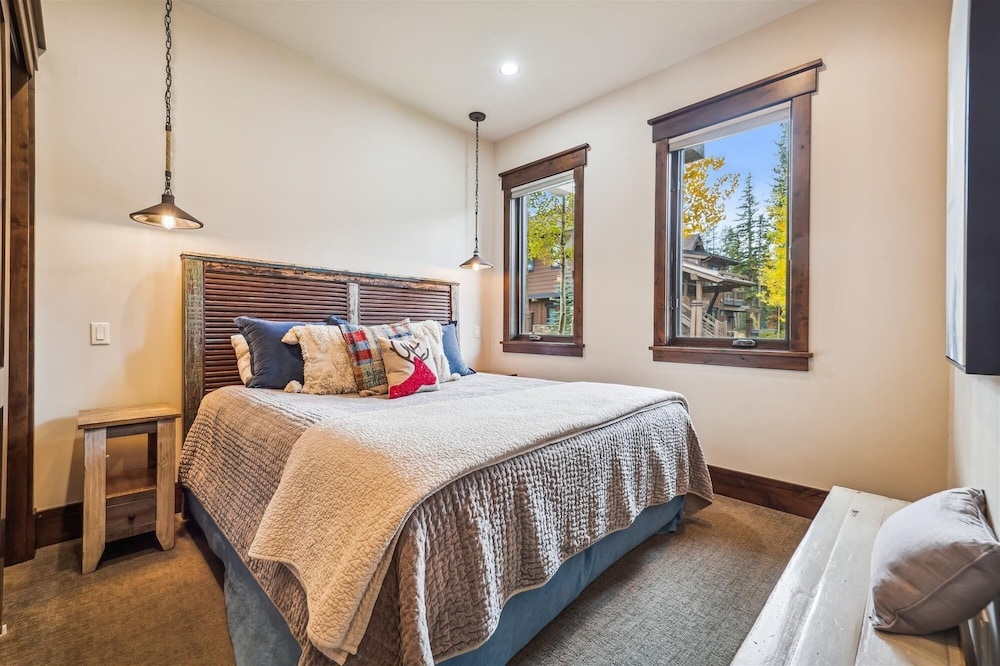 Highwoods At Shock Hill 4 Bedroom Townhouse by RedAwning