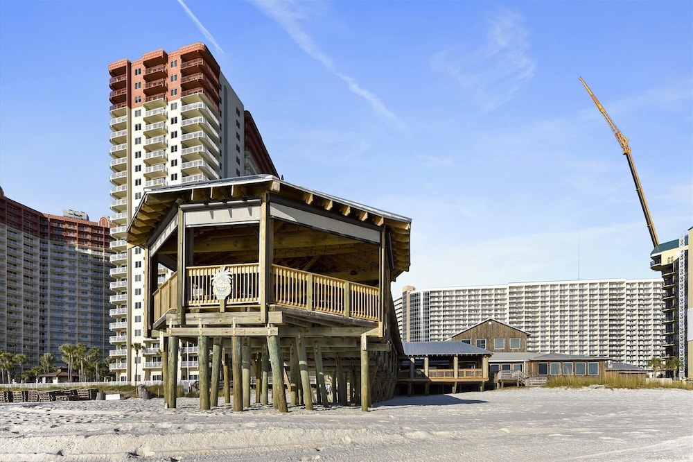 Laketown Wharf 338 3 Bedroom Condo