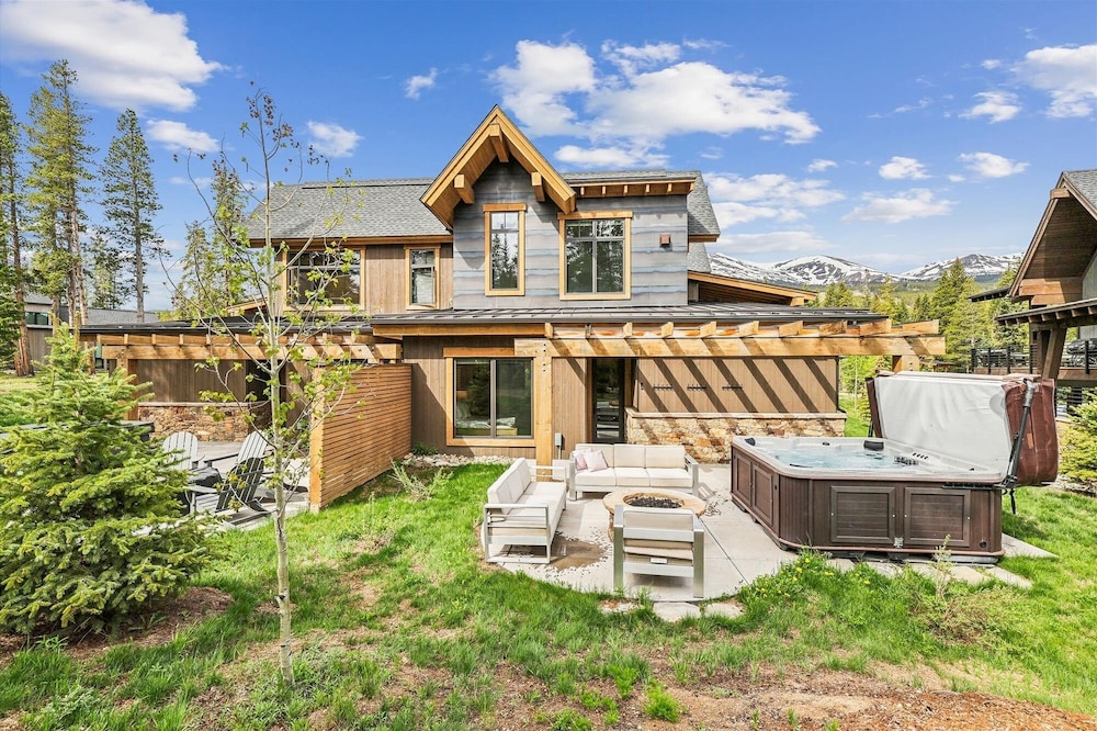 Chateau Breck 4 Bedroom Townhouse