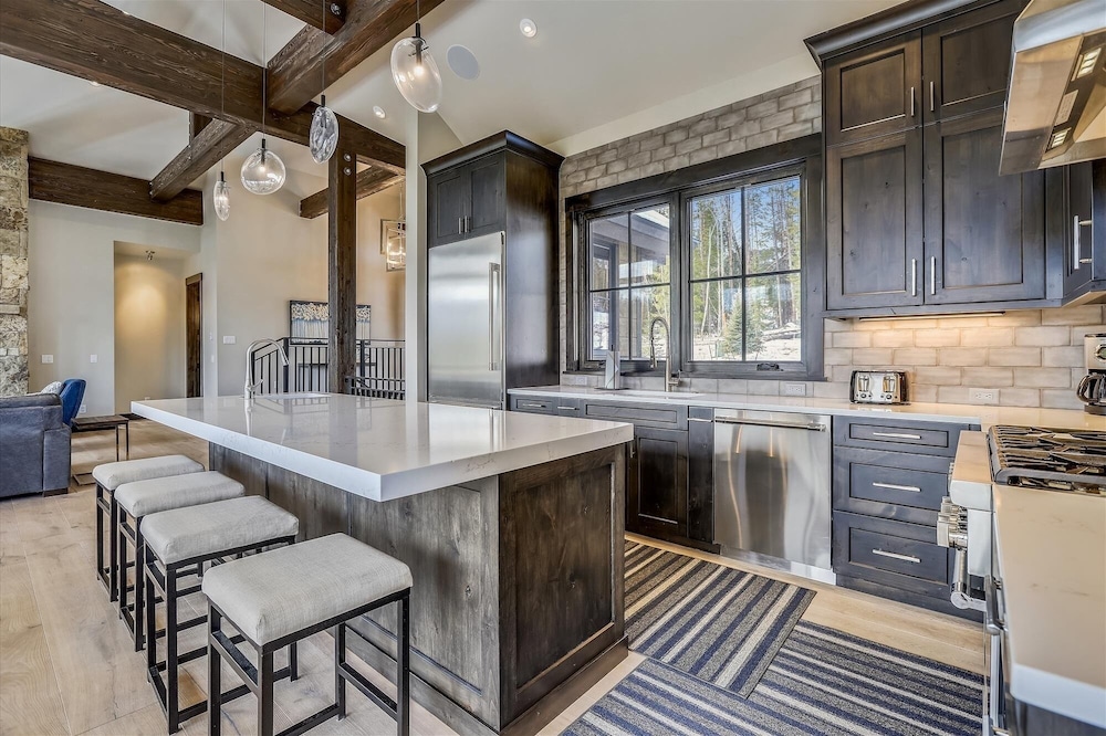 Barton Creek Vista 6 Bedroom Home