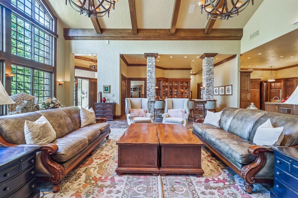 Gold King Retreat 6 Bedroom Home by RedAwning