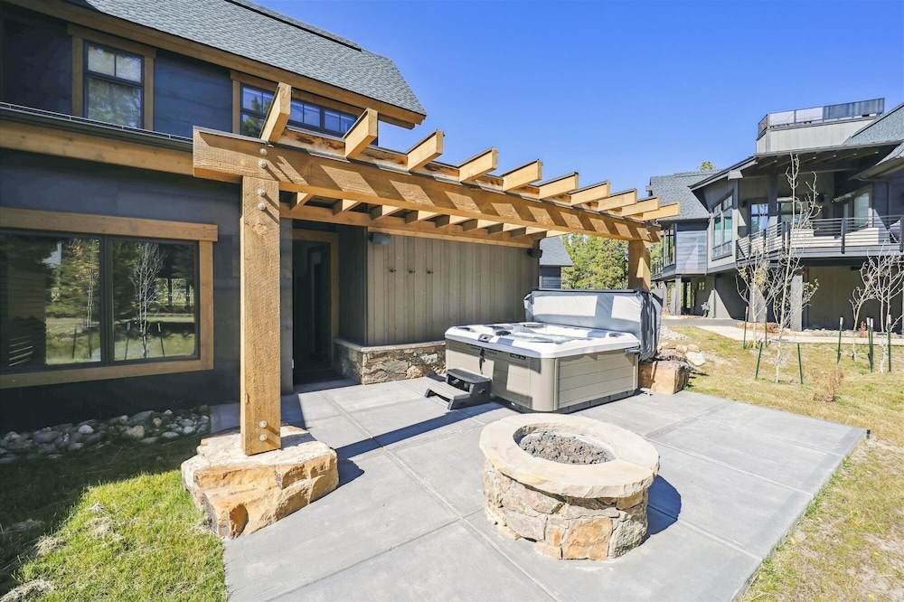 Outside The Bubble 4 Bedroom Home