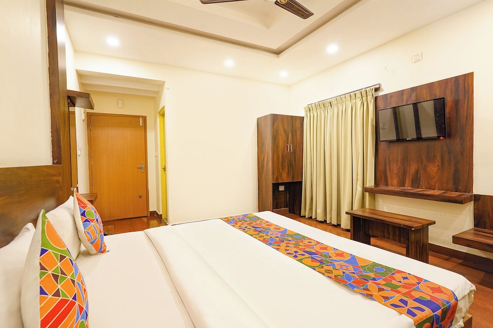 FabHotel Royal Wood Premier - Near Karnataka Golf Association, Domlur