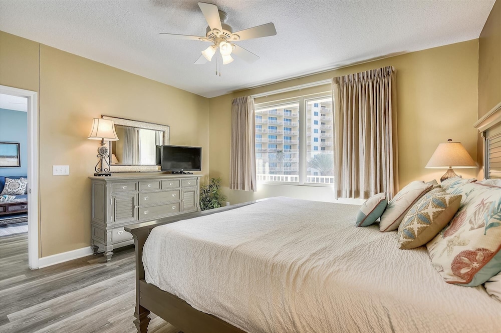 Shores Of Panama 314 - 1 Bd+bunks, Sleeps 6. Same Level Parking, Free Fun! 1 Bedroom Condo by RedAwning view 3