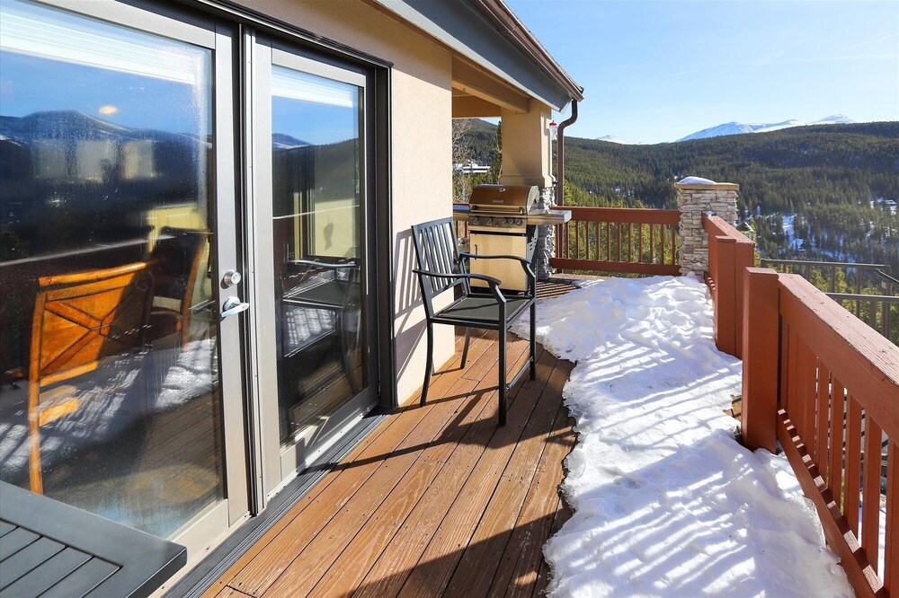 Charter Ridge 10 4 Bedroom Townhouse by RedAwning