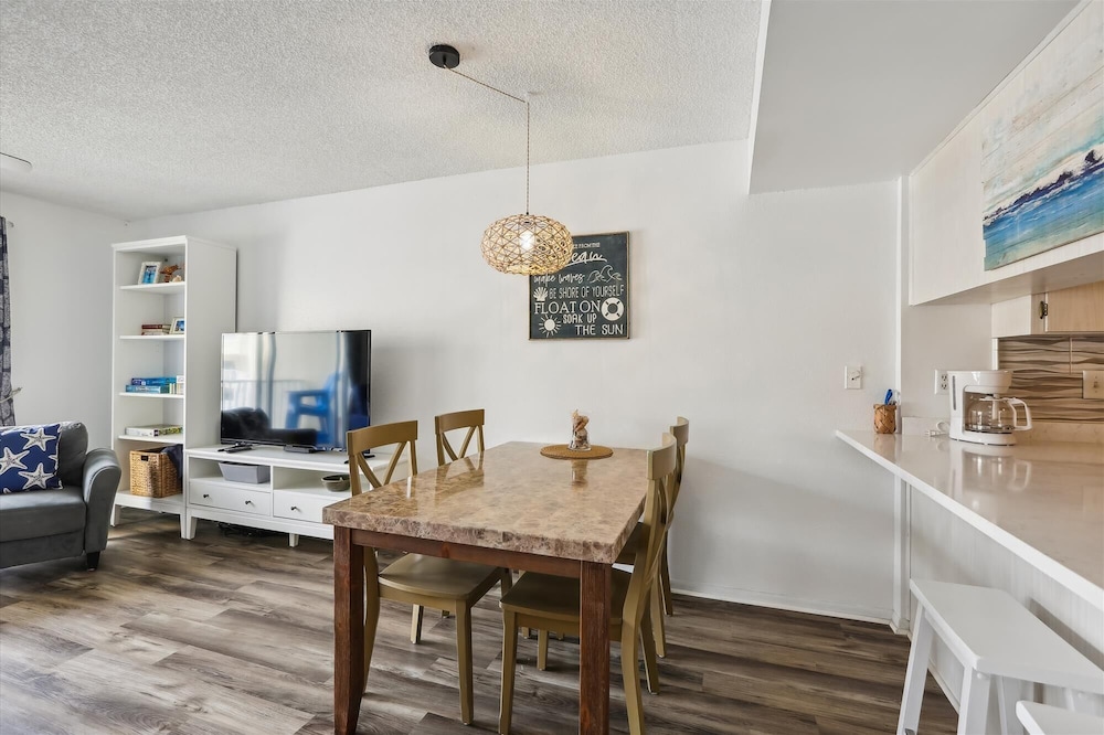 Beachfront Epic Ocean Views Sleeps 6 New Rental
