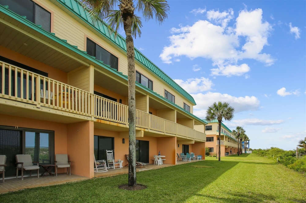 Oceanfront Splendor: Luxe Sea Haven Condo Near St. Augustine