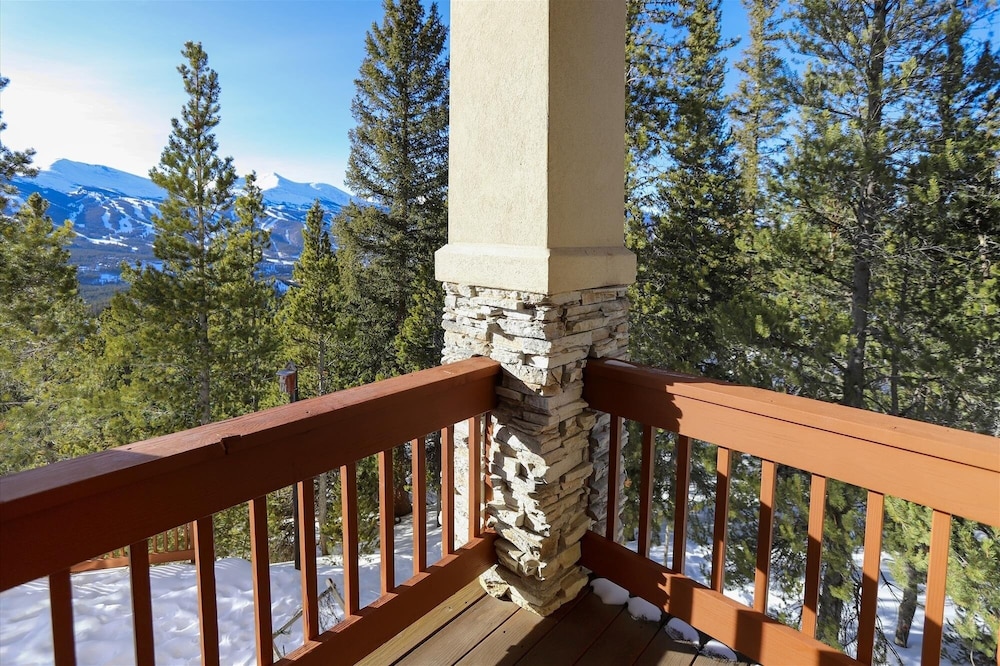 Charter Ridge 10 4 Bedroom Townhouse by RedAwning